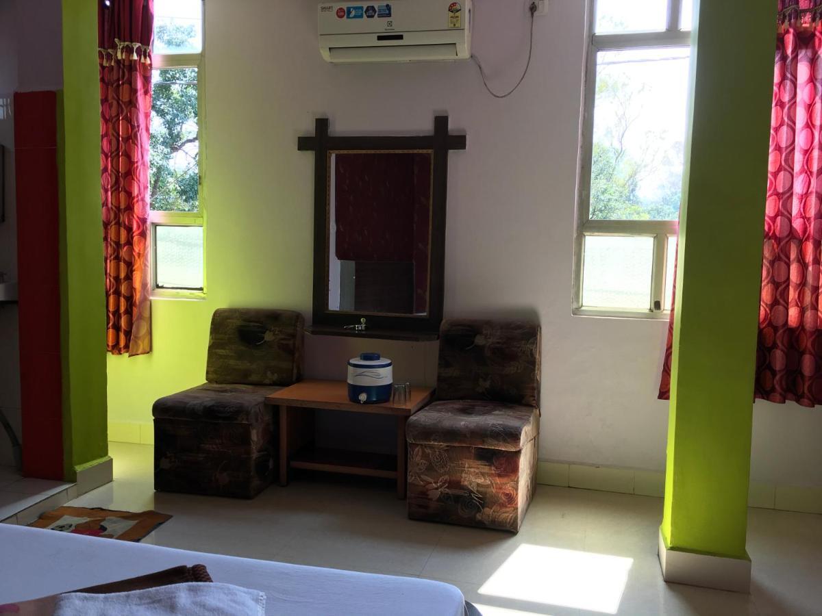 Hotel Rajvihar Pachmarhi Exterior photo